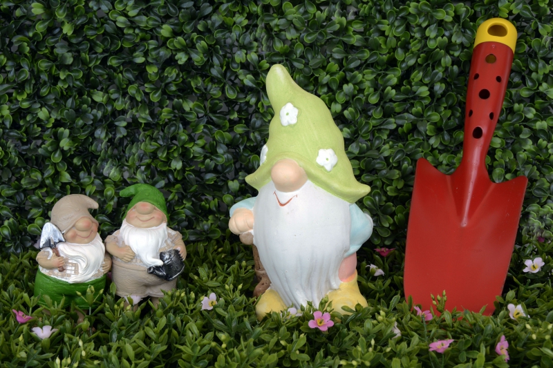 jardinerie-STE MAXIME-min_garden-gnome-1404358